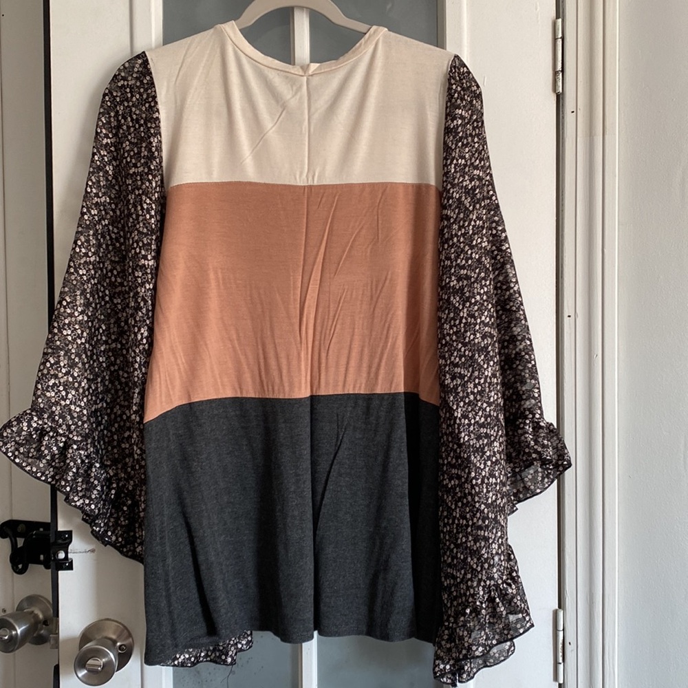Women’s mixed media draped floral sleeve top - Picture 3 of 6